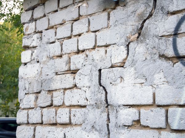 Cracked Brick Wall Repair in Pompano Beach
